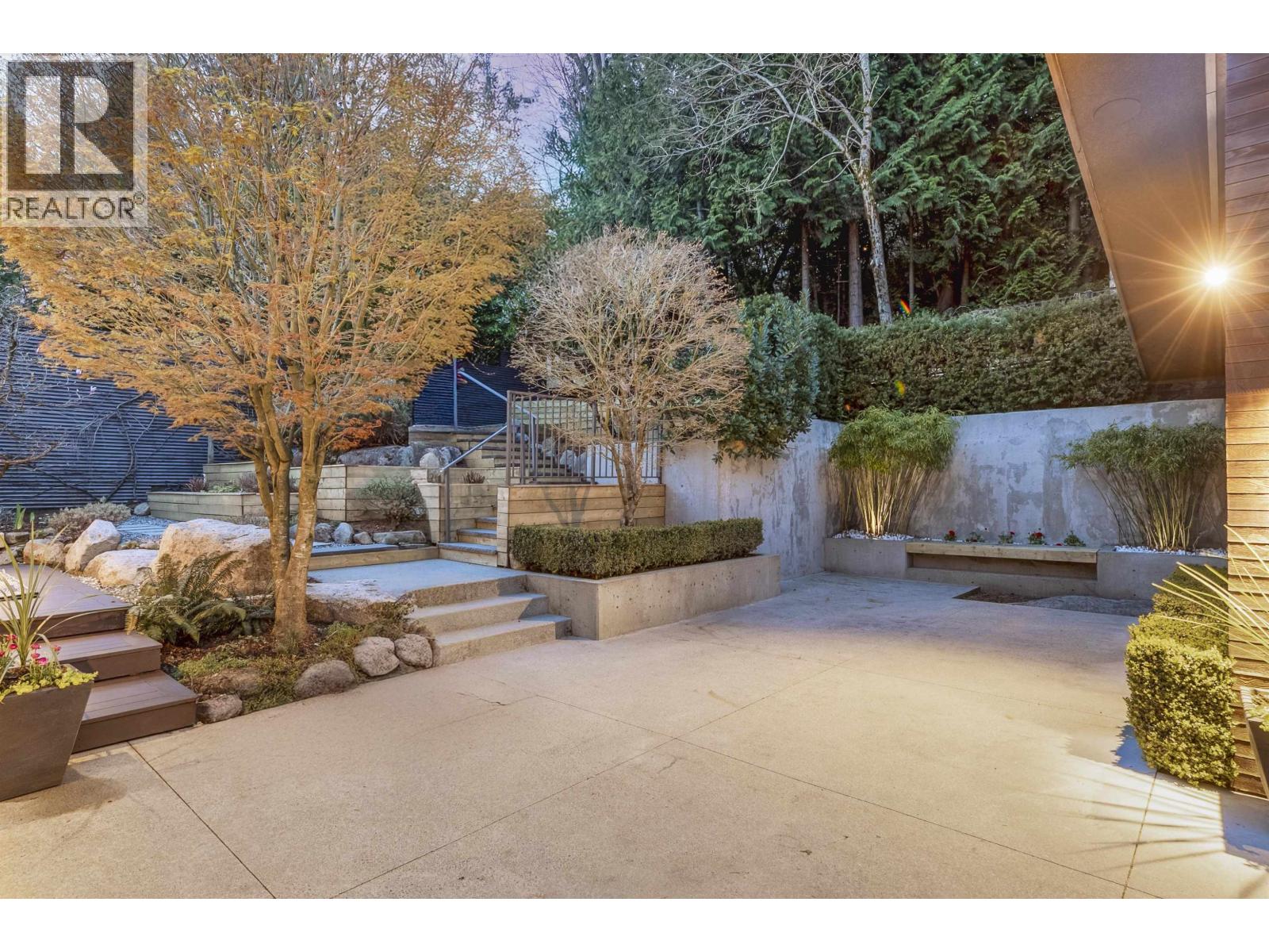 3305 WESTMOUNT ROAD, West Vancouver