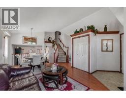 3pc Bathroom - 863 Applewood Drive Se, Calgary, AB T2A7P2 Photo 8