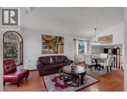 Primary Bedroom - 863 Applewood Drive Se, Calgary, AB T2A7P2 Photo 9