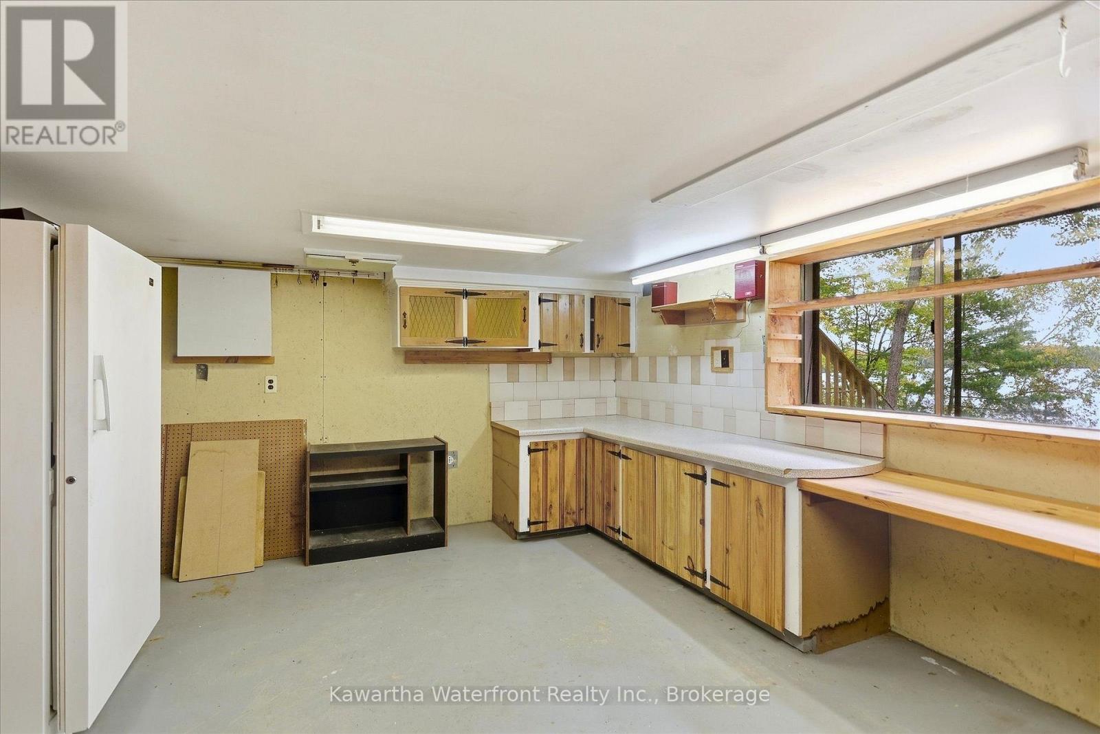 1628 LEWIS ROAD - 33
