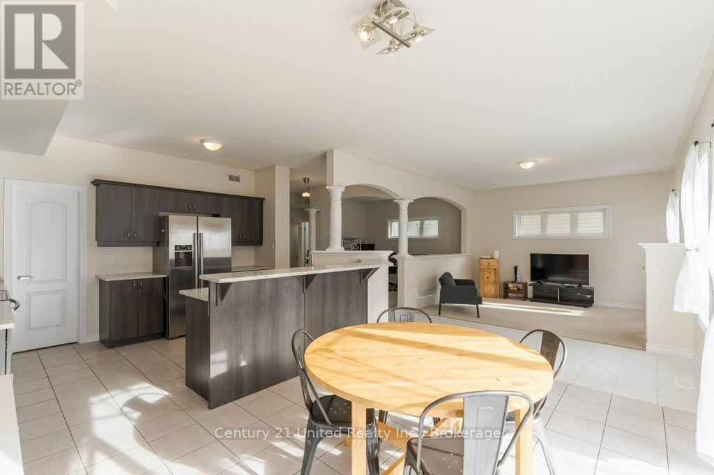 57 VOYAGEUR STREET, Peterborough (Northcrest Ward 5) — photo 4
