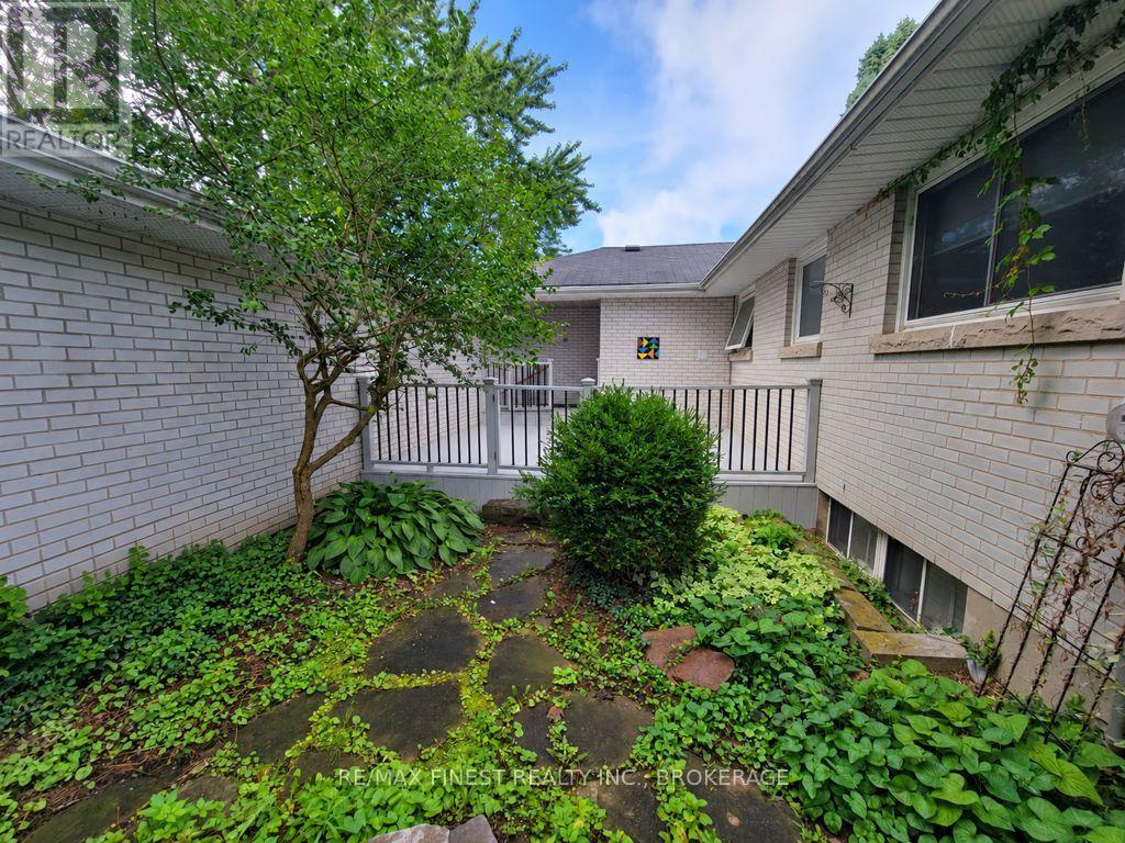 58 PRINCETON PLACE - 32