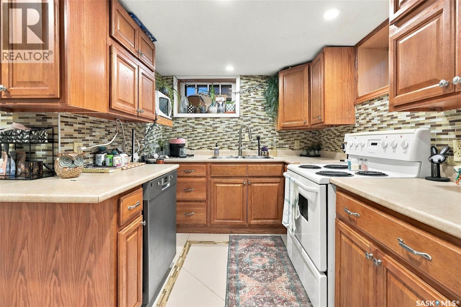 131 Connaught CRESCENT - 32