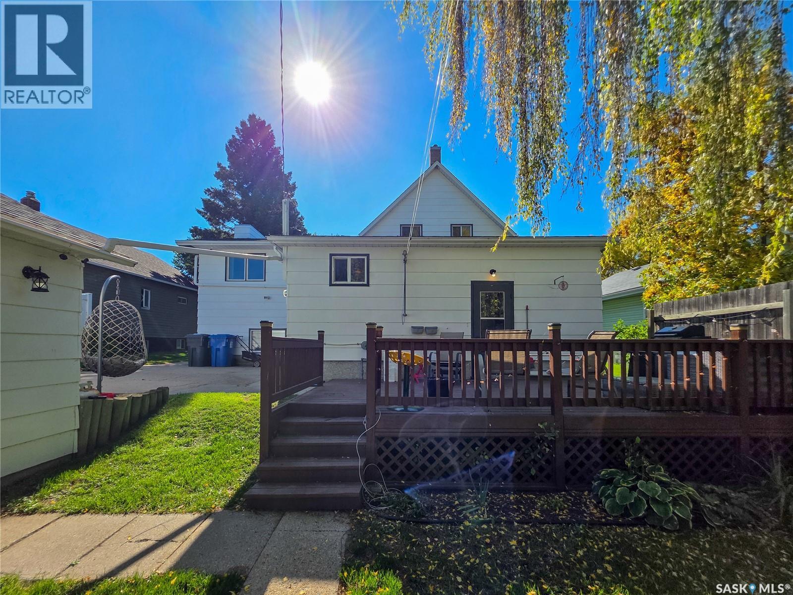 242 6th AVENUE E, Melville — photo 4