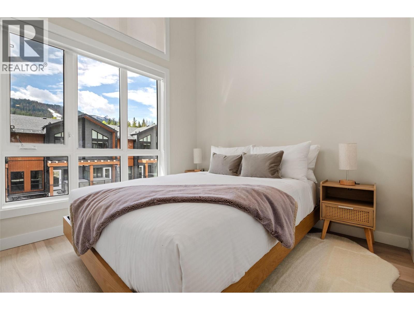 #206 2116 Panorama Drive - Image 21