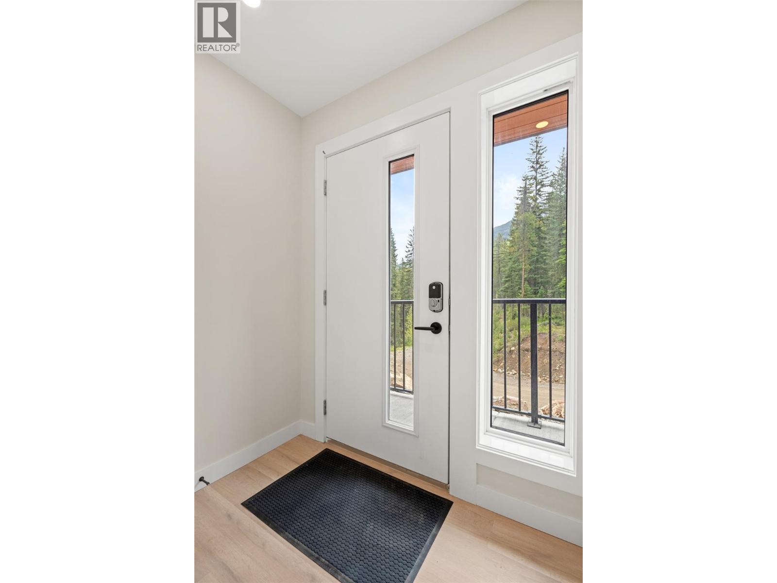 #206 2116 Panorama Drive - 27
