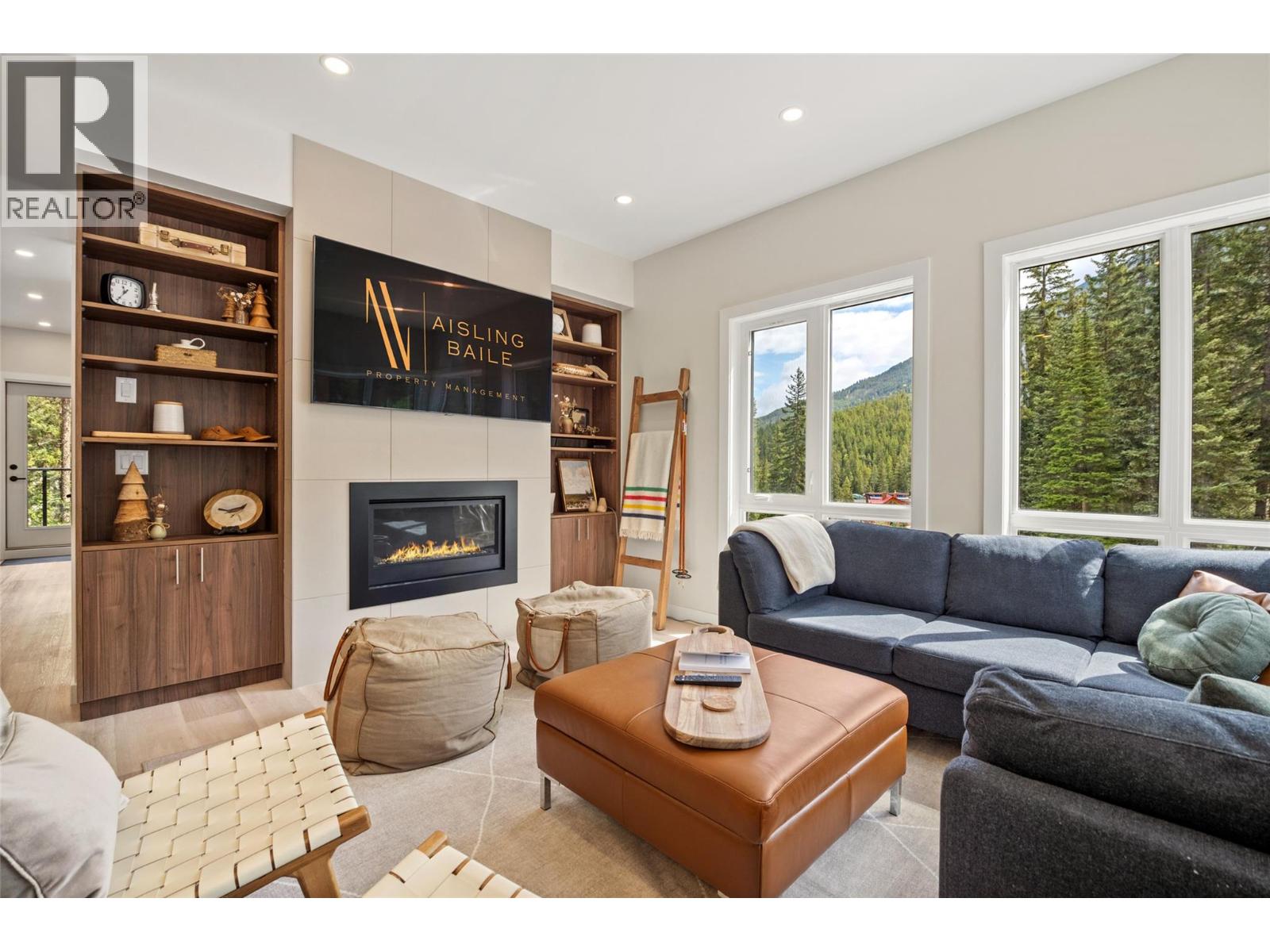 #206 2116 Panorama Drive - 3
