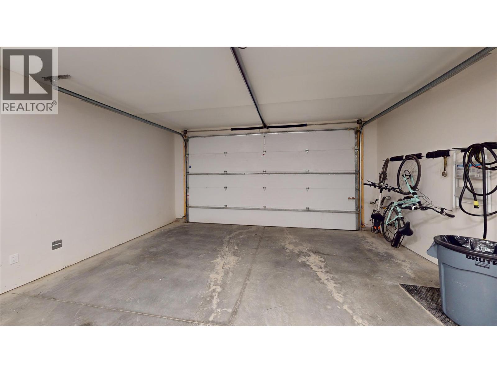 #206 2116 Panorama Drive - 29