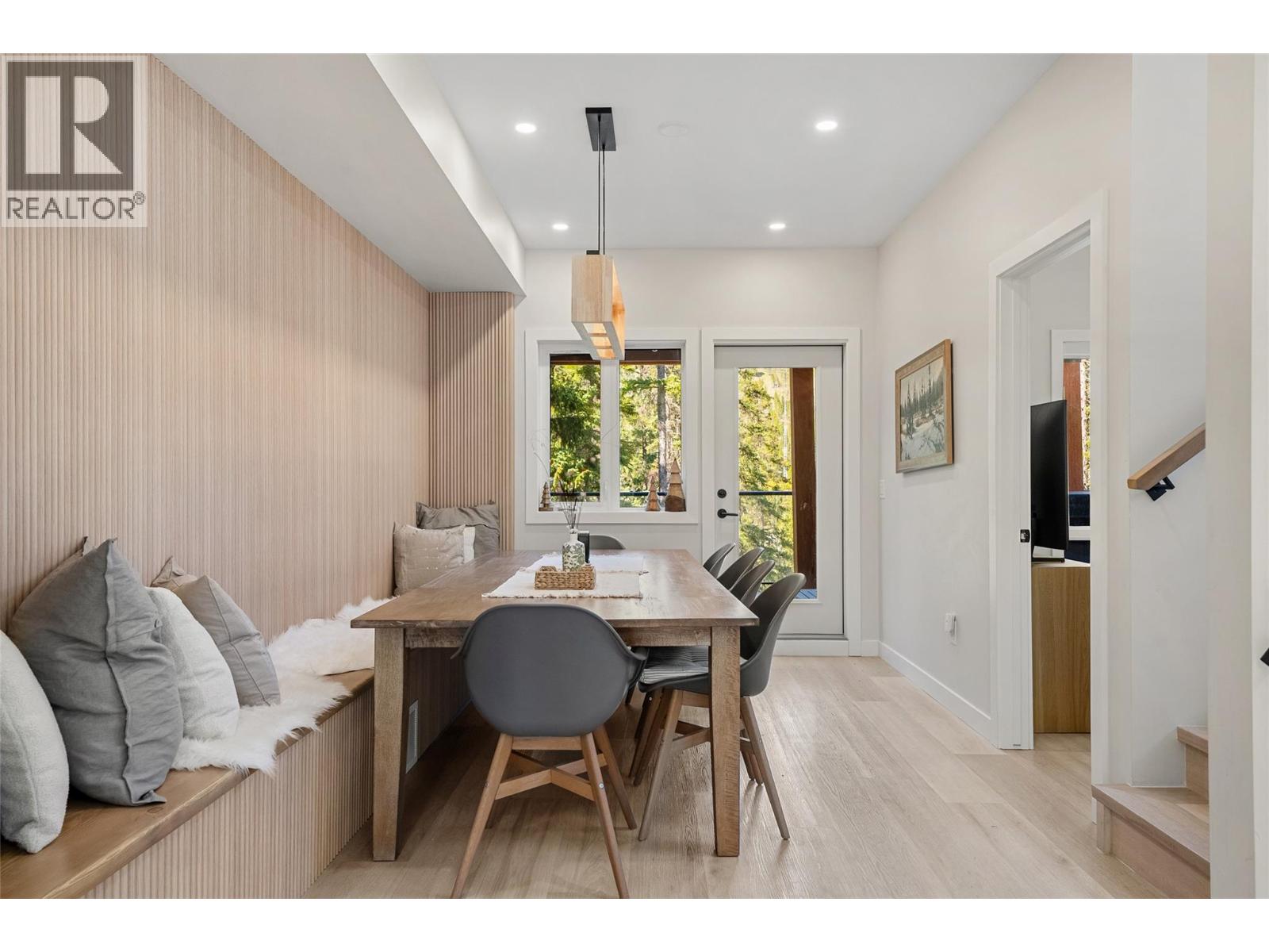 #206 2116 Panorama Drive - 12
