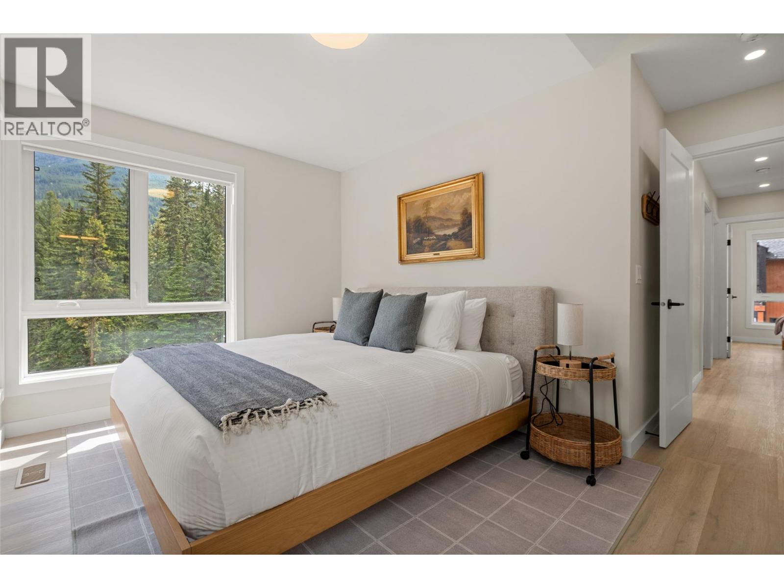 #206 2116 Panorama Drive - Image 19