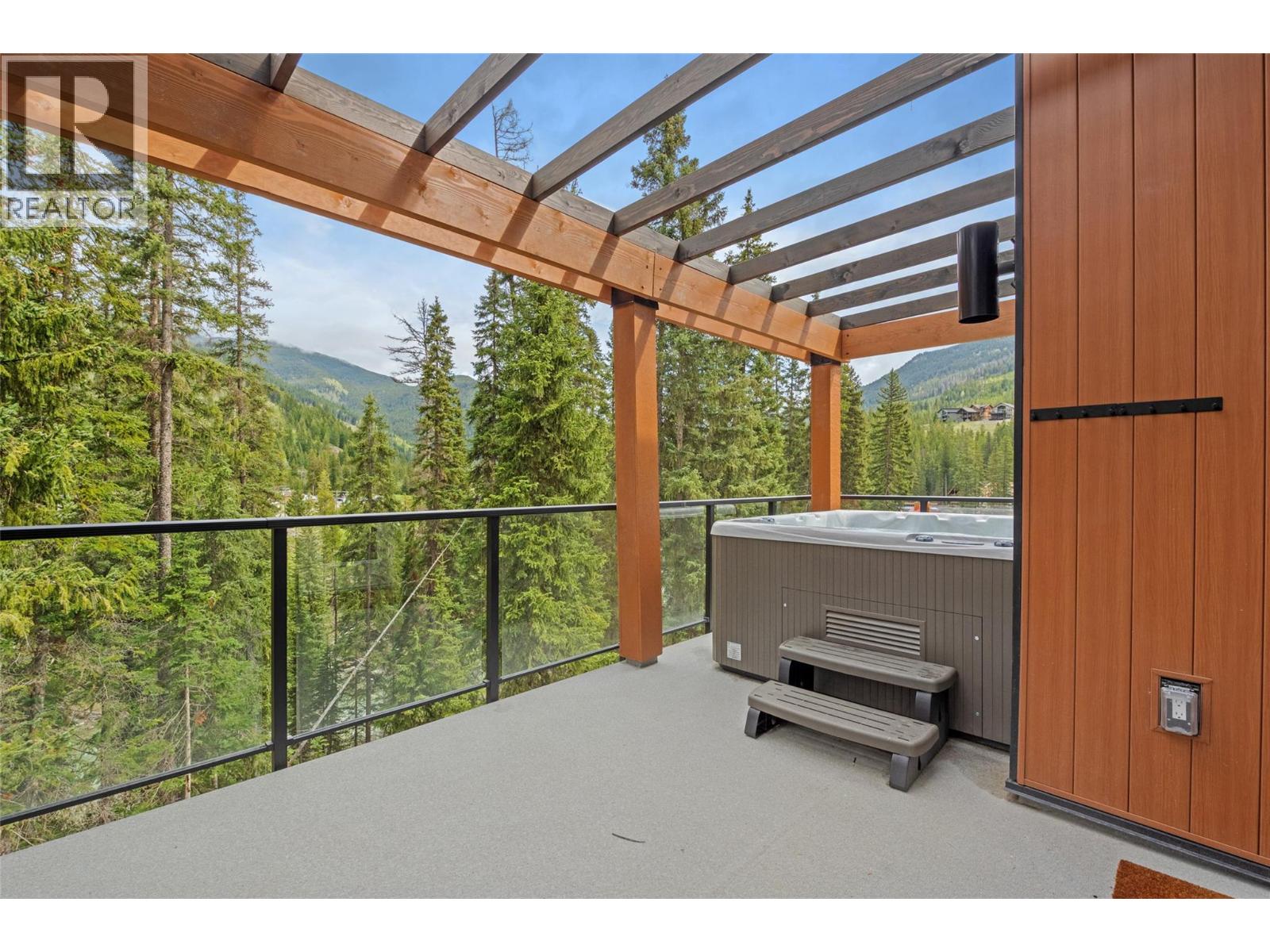 #206 2116 Panorama Drive - 39