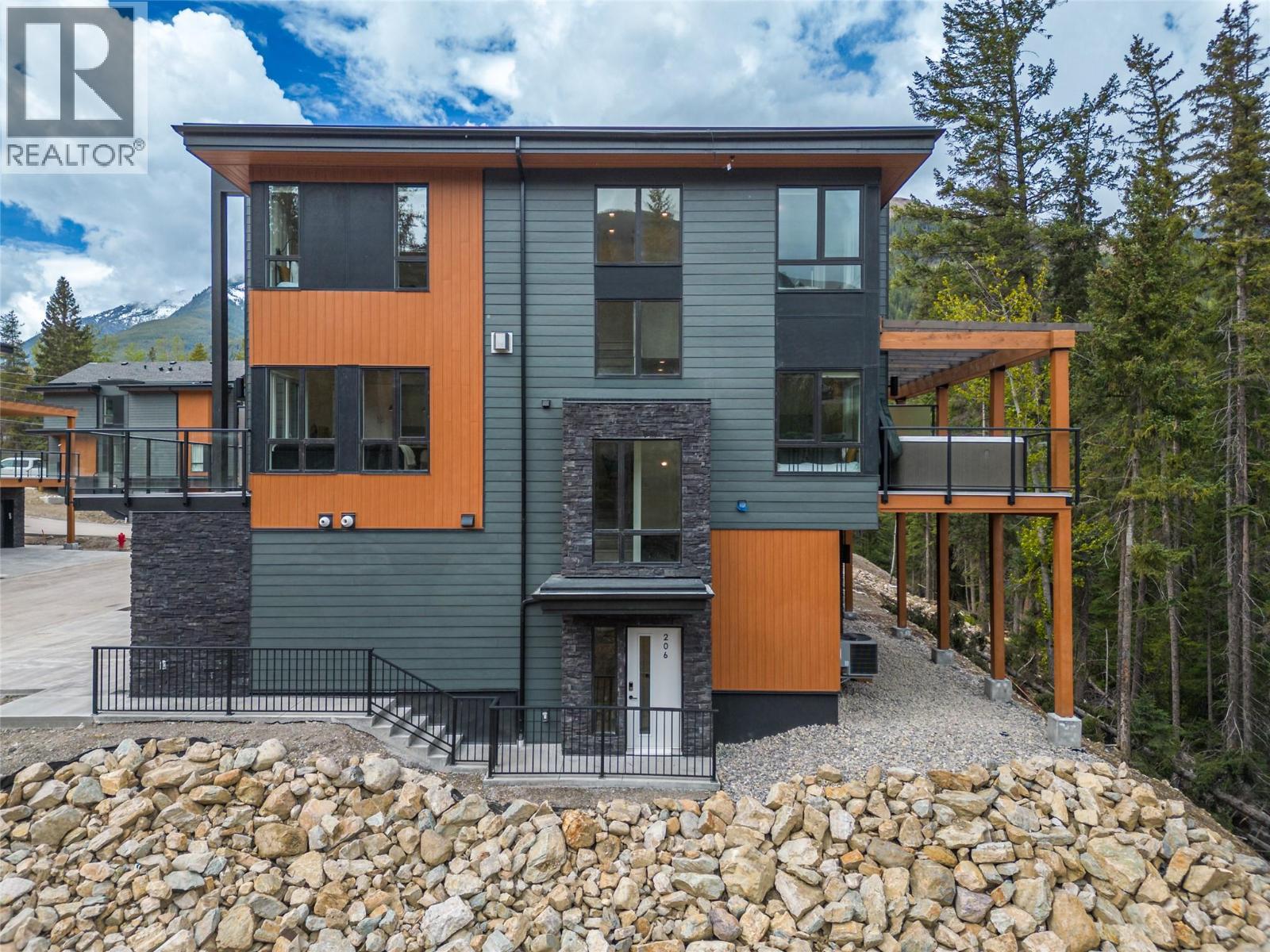 #206 2116 Panorama Drive - Image 33