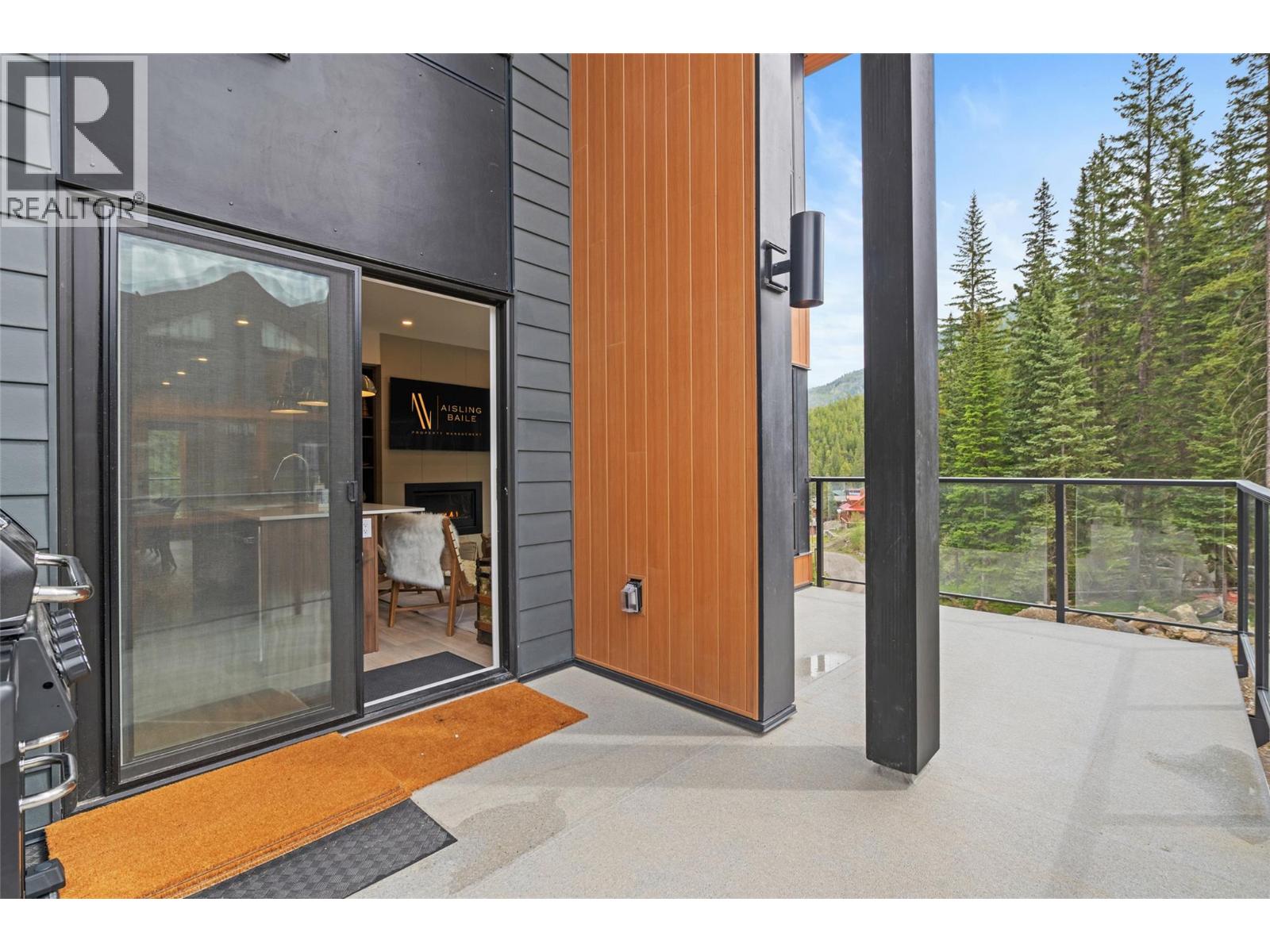 #206 2116 Panorama Drive - 43
