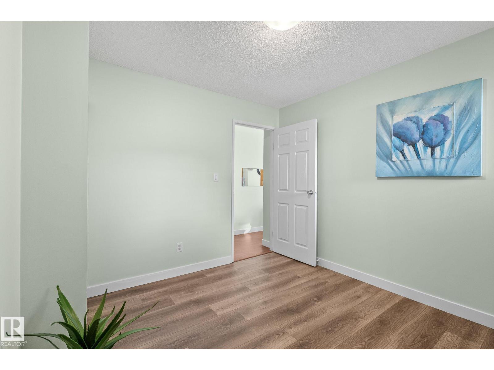 #163 10520 120 ST NW - 16