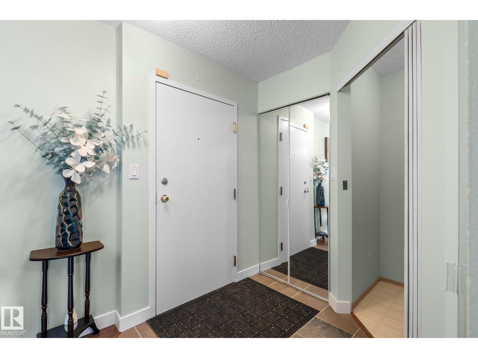 #163 10520 120 ST NW - 4