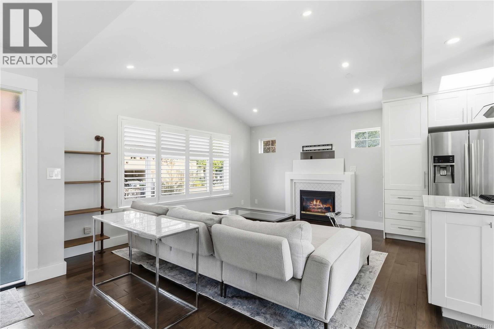 2508 Shakespeare St - 3