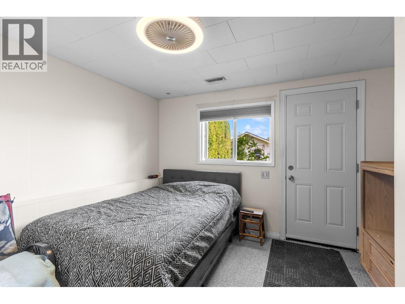3935 Milford Road - 39