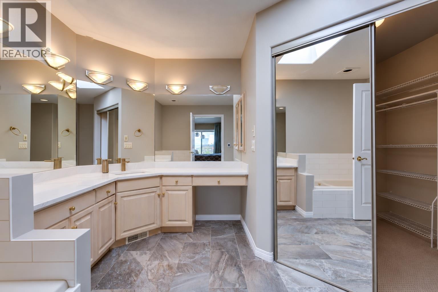221 4074 Gellatly Road, West Kelowna