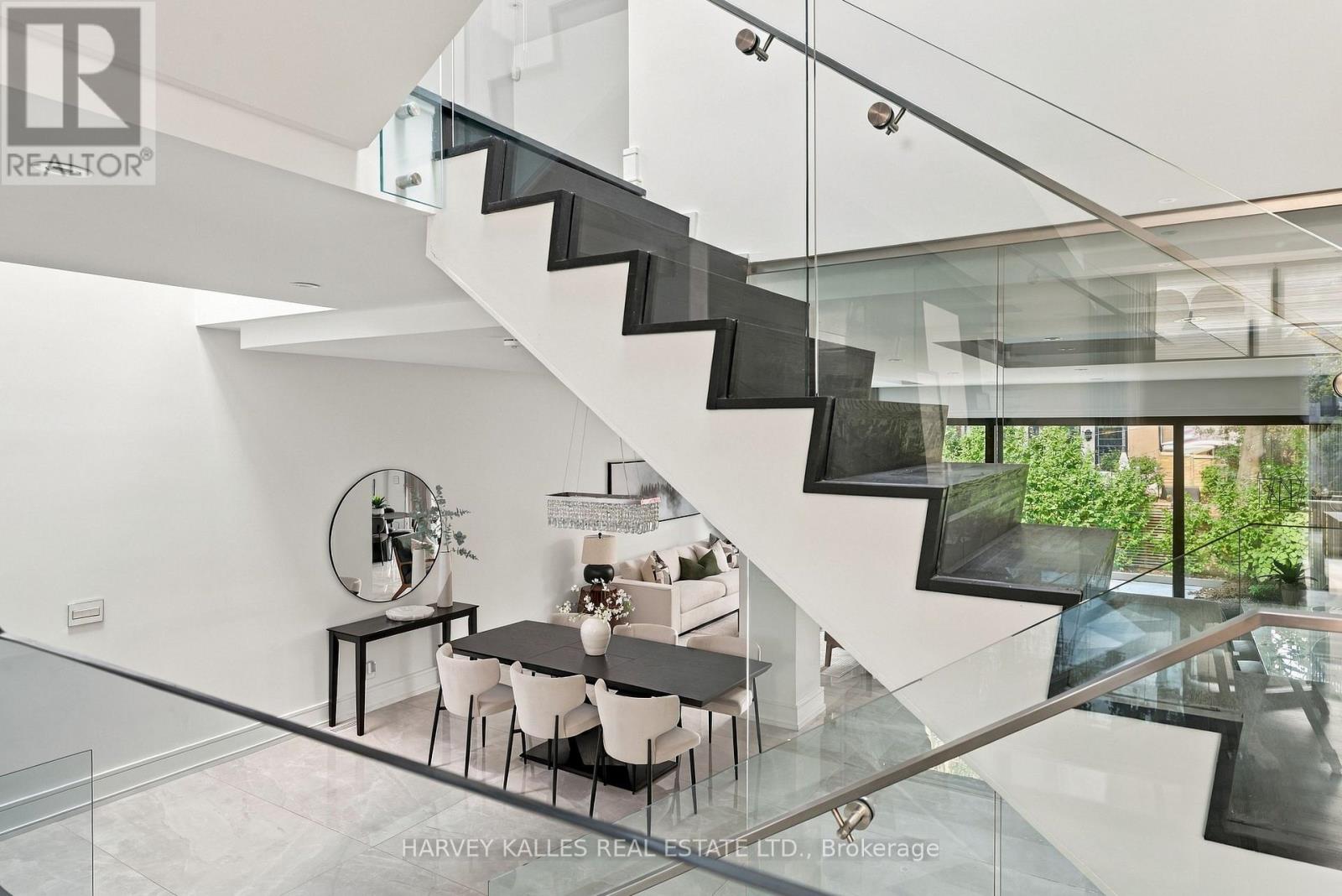 554 ST CLEMENTS AVENUE - Image 18