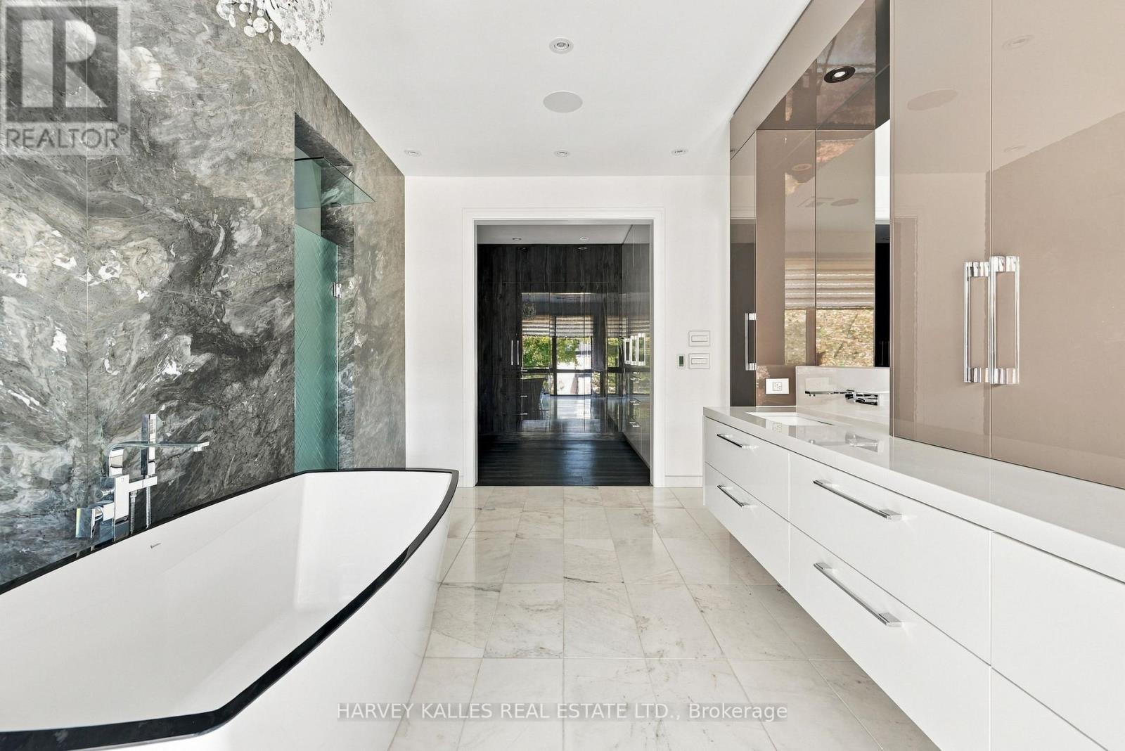 554 ST CLEMENTS AVENUE - Image 32