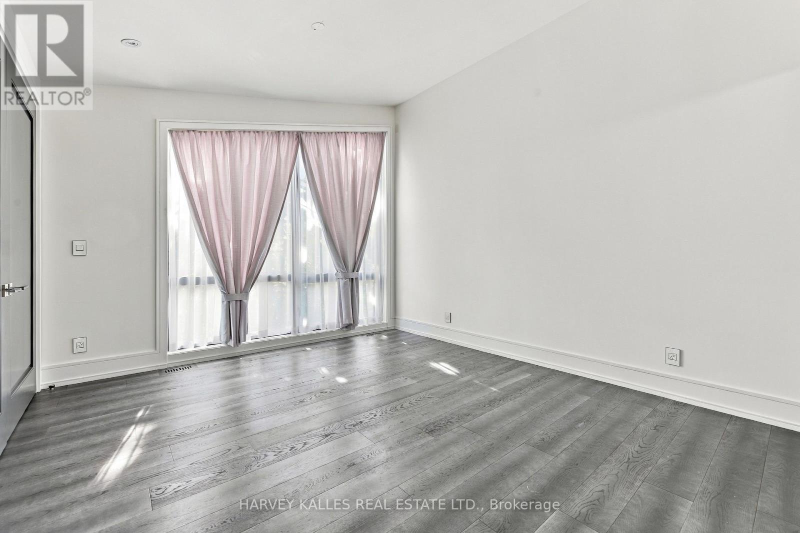 554 ST CLEMENTS AVENUE - Image 37