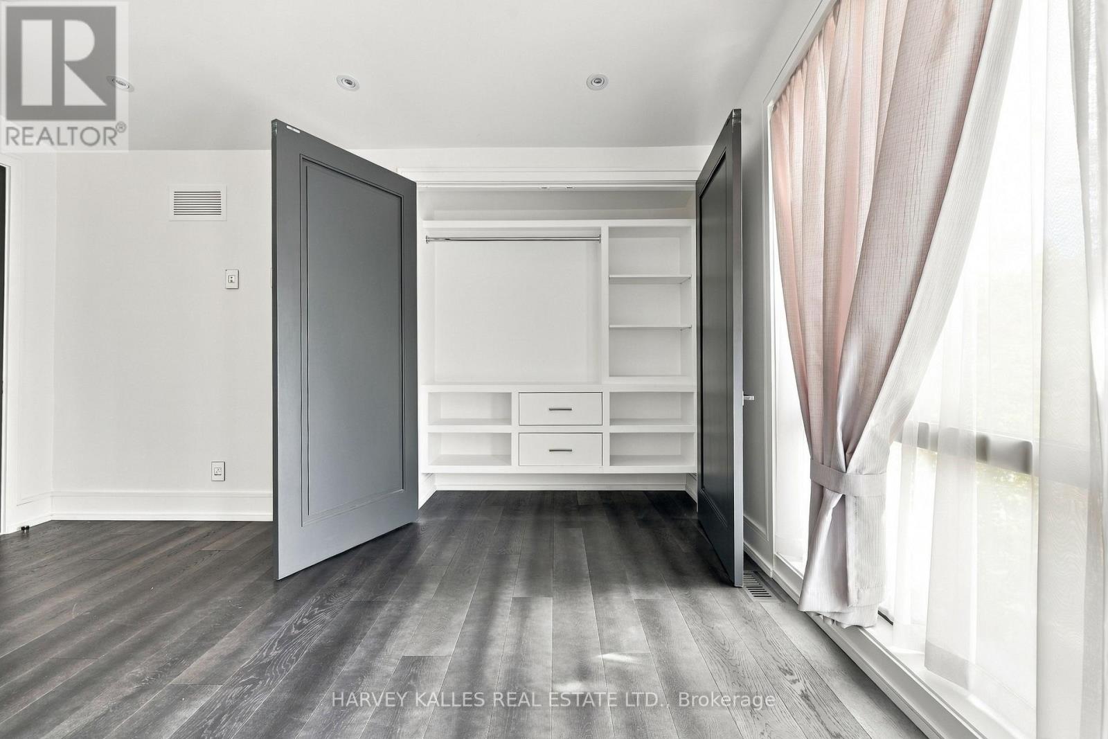 554 ST CLEMENTS AVENUE - Image 38