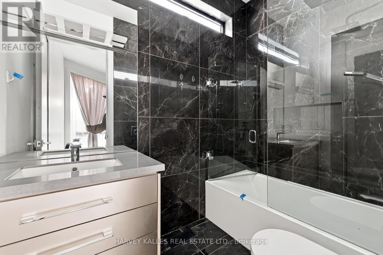 554 ST CLEMENTS AVENUE - Image 39
