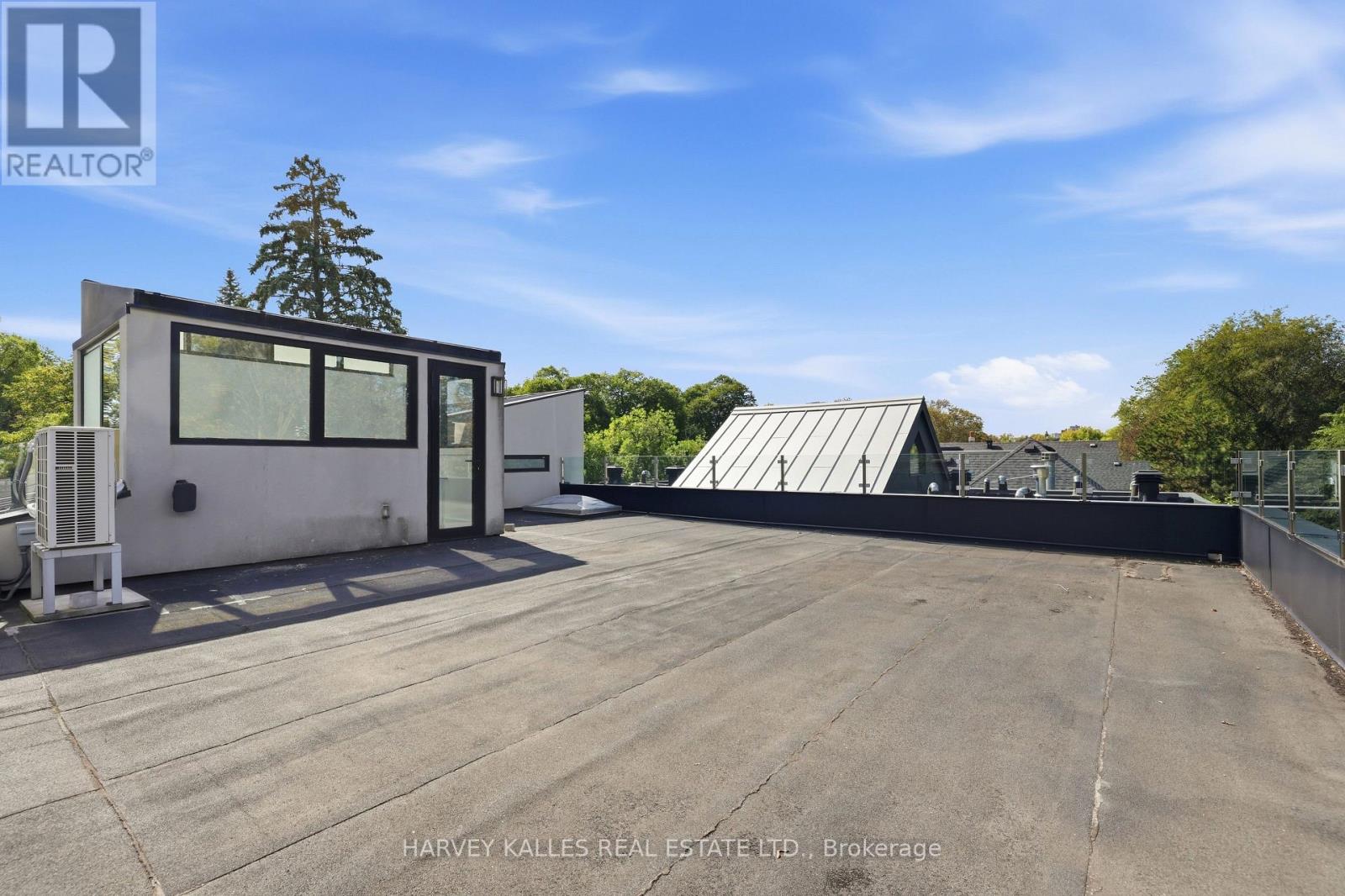 554 ST CLEMENTS AVENUE - Image 40