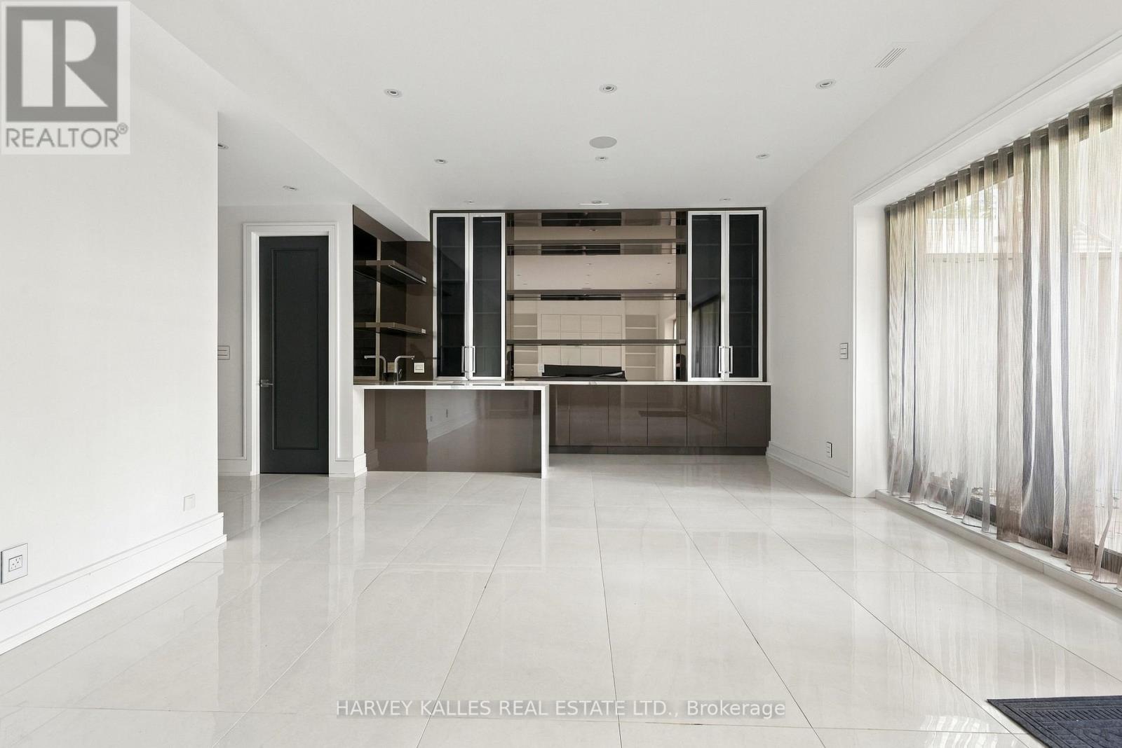 554 ST CLEMENTS AVENUE - Image 44