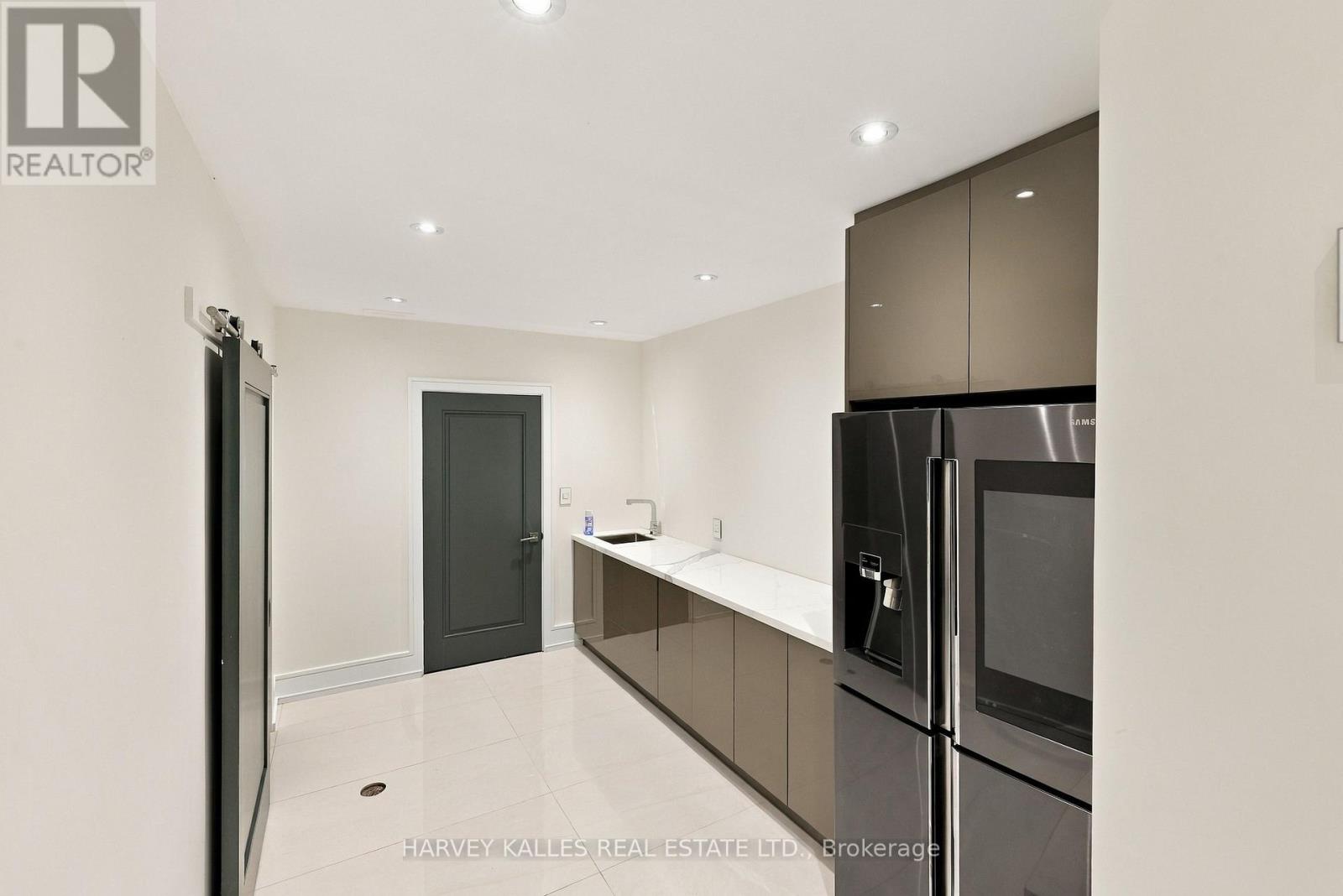 554 ST CLEMENTS AVENUE - Image 47
