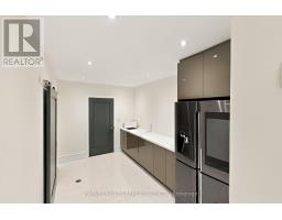 554 St Clements Avenue, Toronto, ON M5N1M6 Photo 47