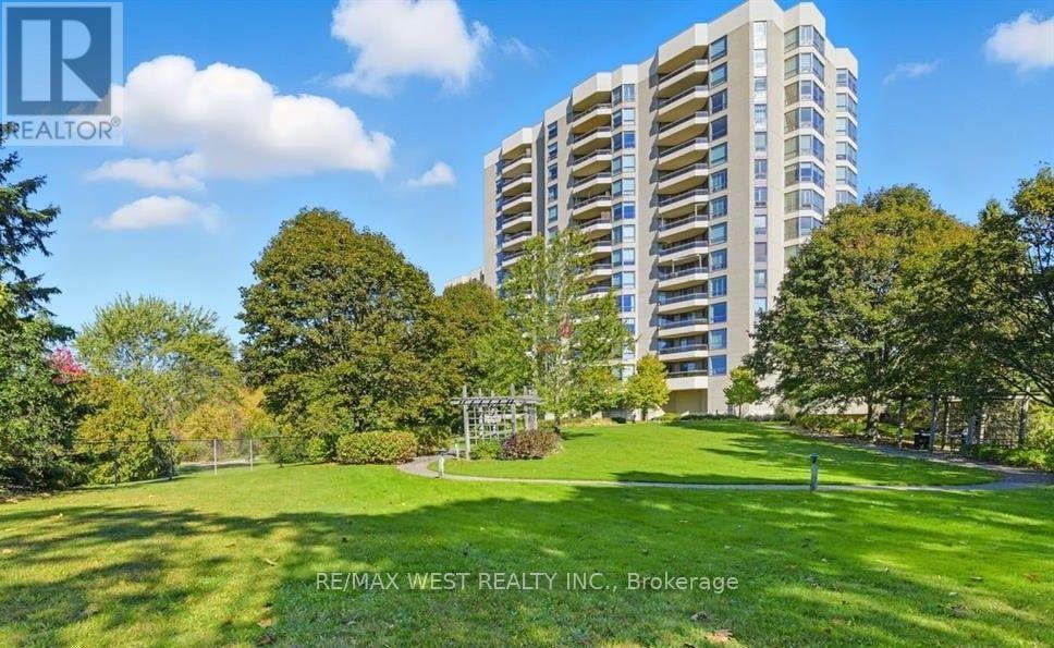 305 - 700 WILSON ROAD N, Oshawa (Centennial)