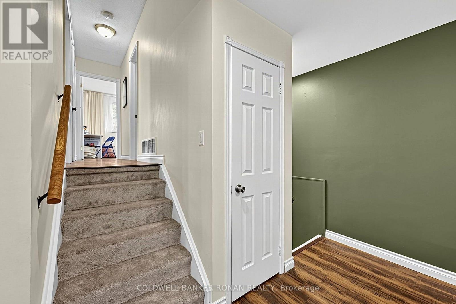 26 SMYTH CRESCENT - 17