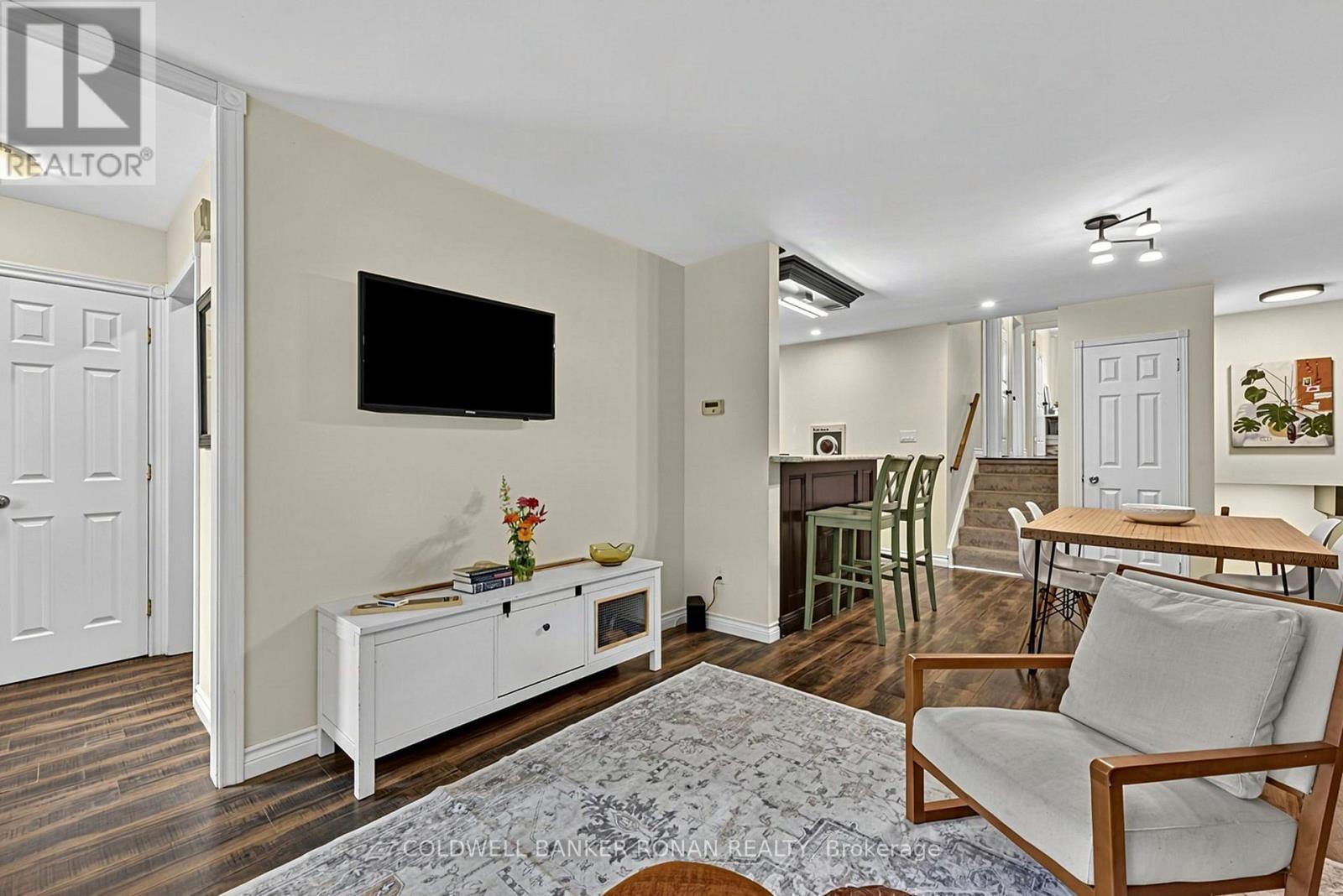 26 SMYTH CRESCENT - 9