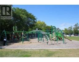 12 Christidis Drive, Georgina, ON L0E1L0 Photo 9