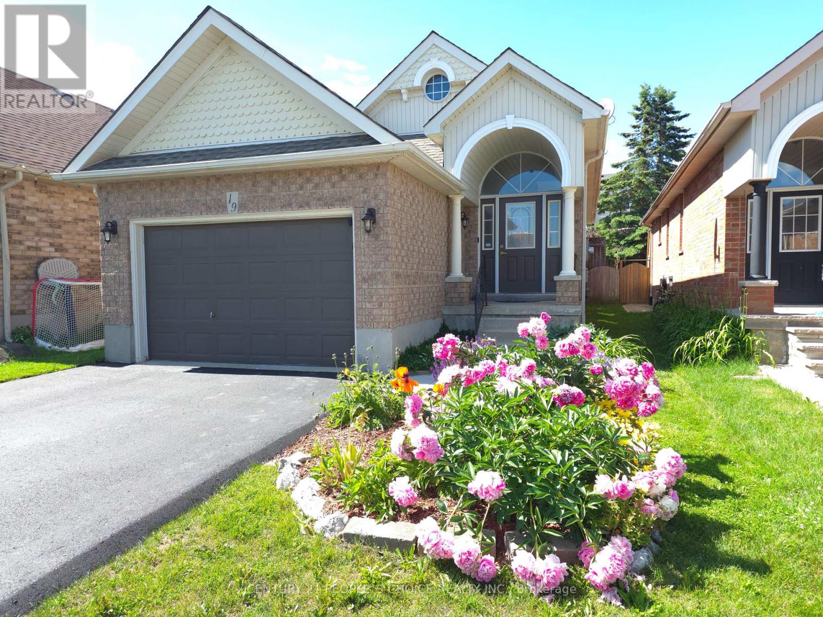 19 MCKITRICK DRIVE, Orangeville