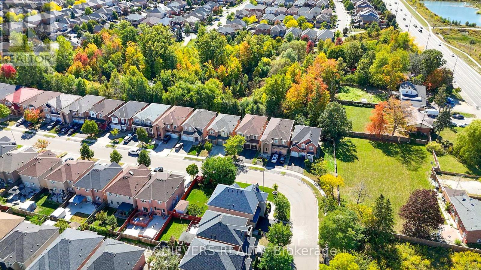 62 SIR JACOBS CRESCENT, Brampton (Fletcher's Meadow) — photo 4