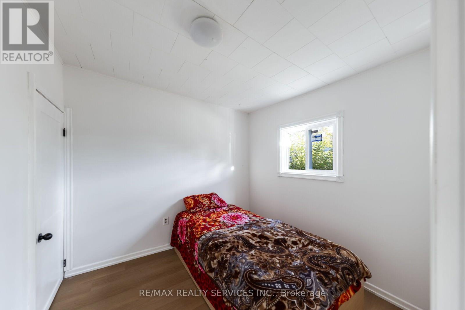 12 AJAX AVENUE - Image 17
