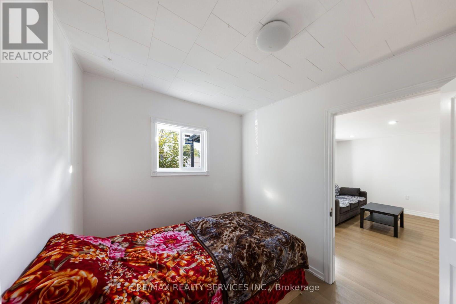 12 AJAX AVENUE - Image 18