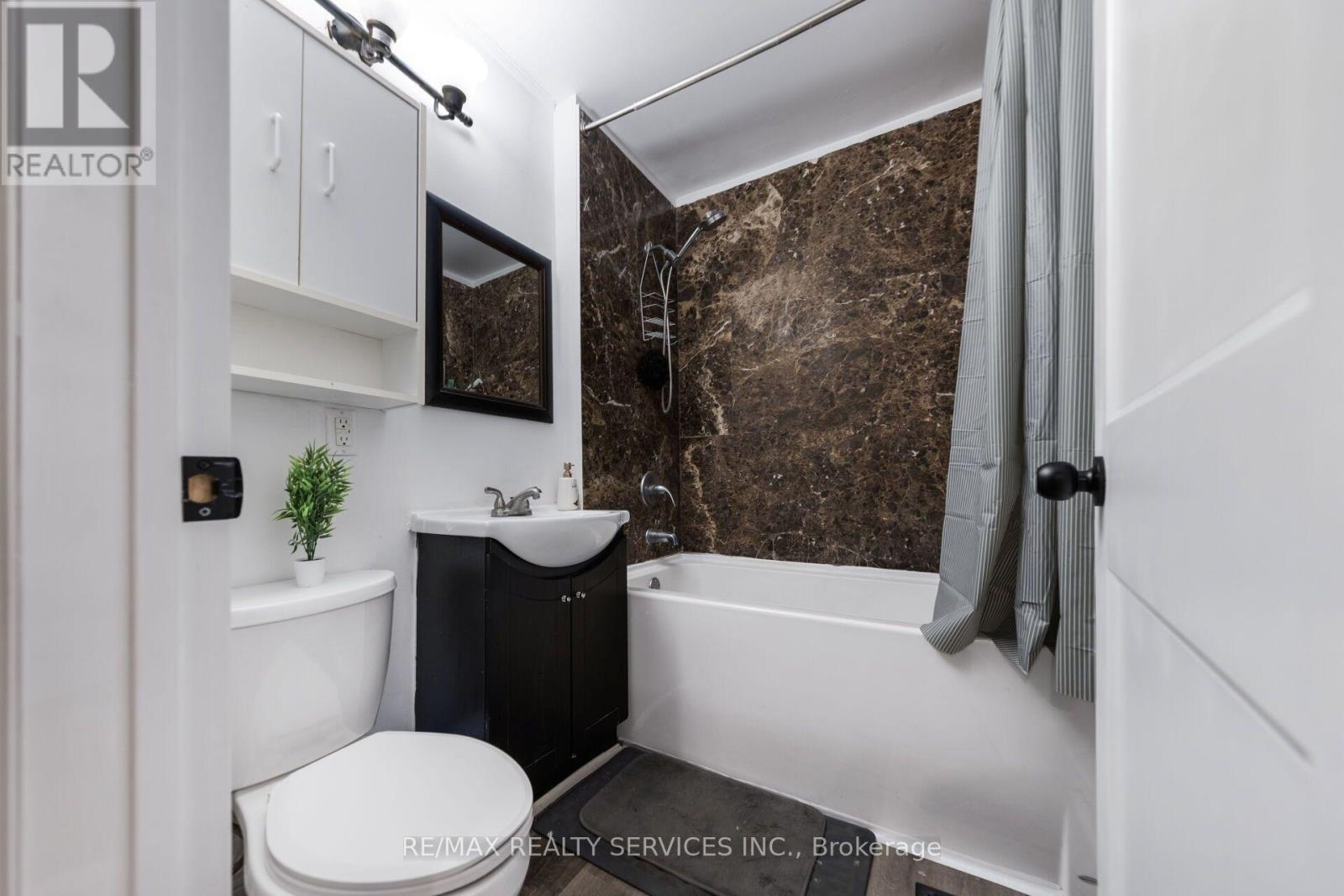 12 AJAX AVENUE - 21
