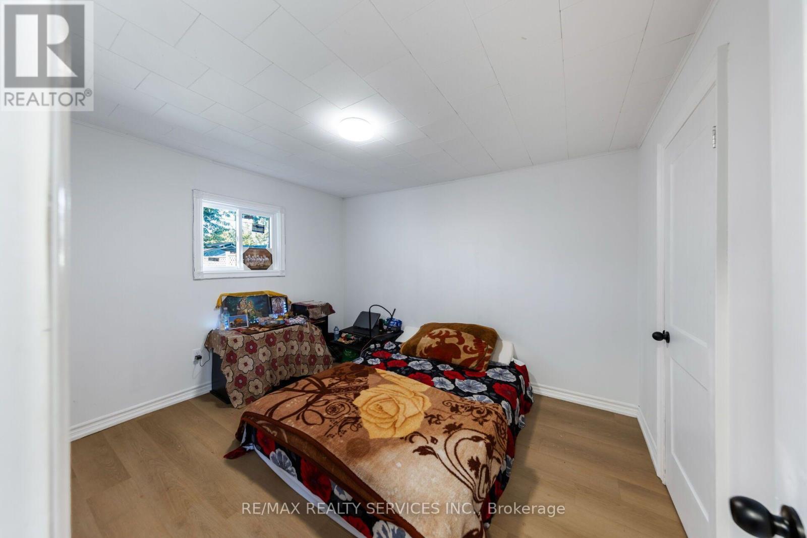 12 AJAX AVENUE - Image 22
