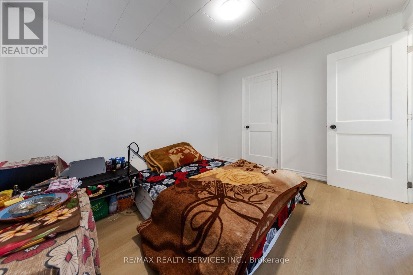 12 AJAX AVENUE - Image 23