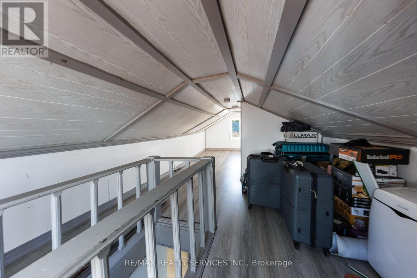12 AJAX AVENUE - 31