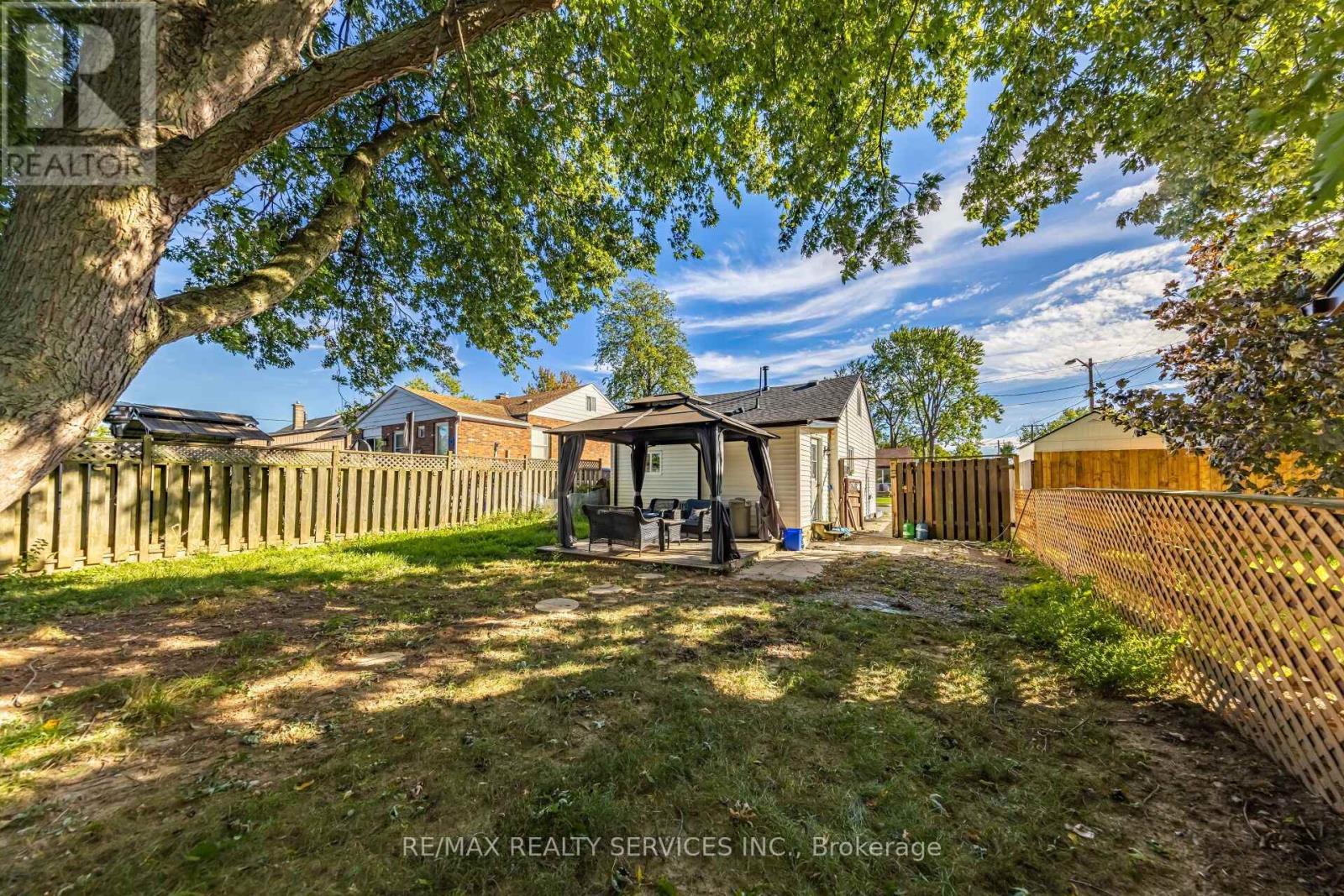 12 AJAX AVENUE - 33