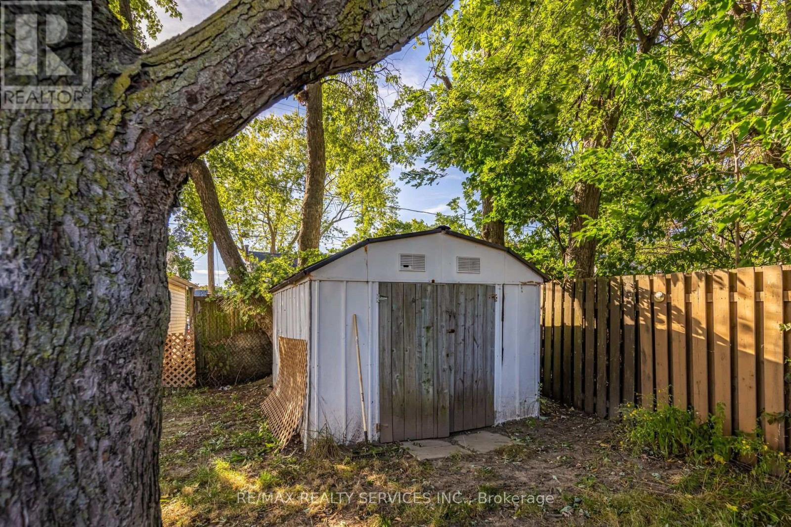 12 AJAX AVENUE - 39