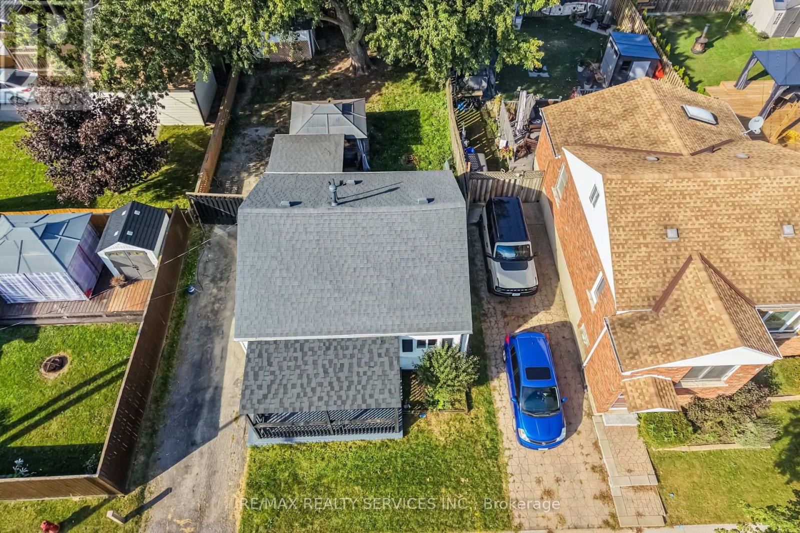 12 AJAX AVENUE - Image 44