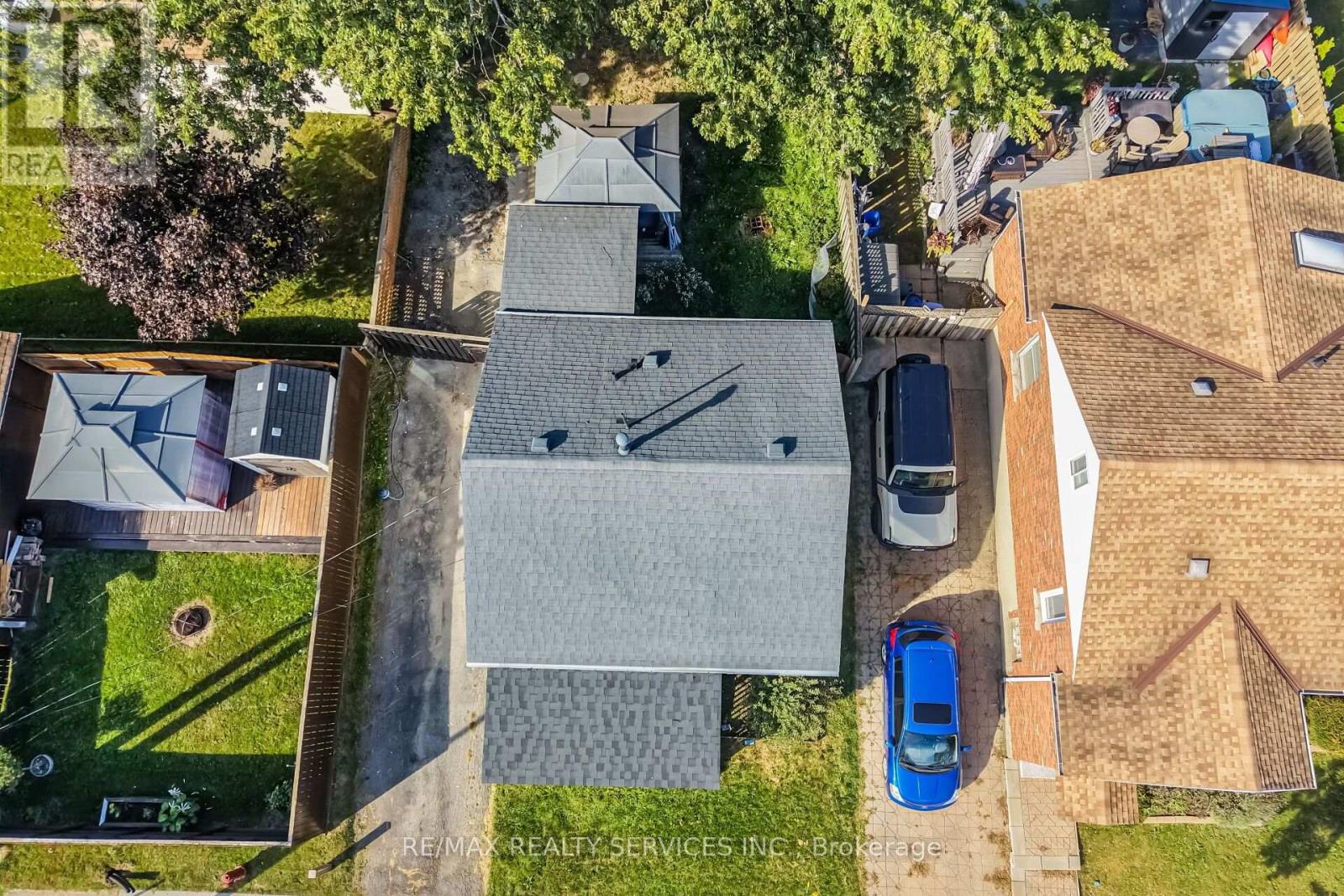12 AJAX AVENUE - 46