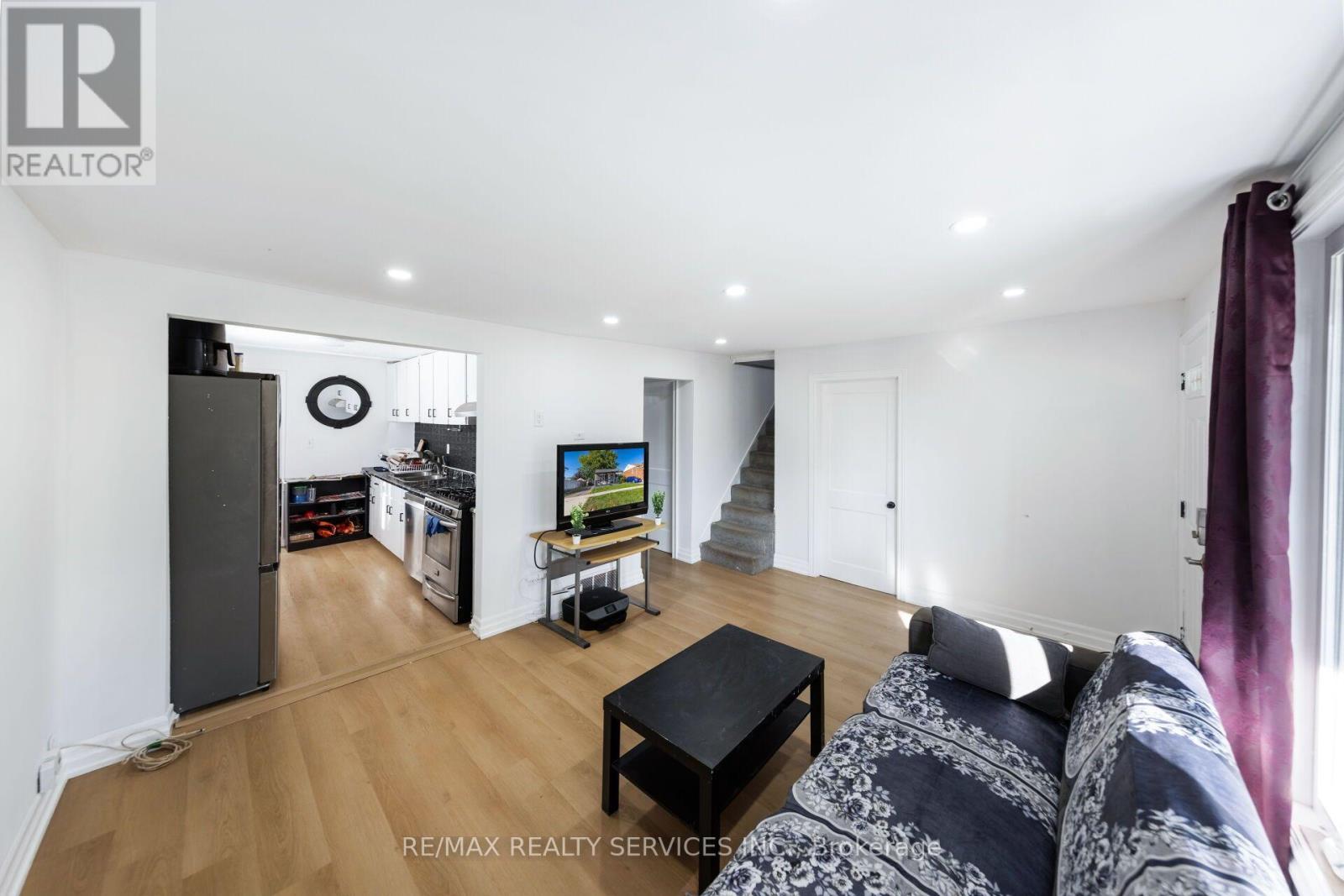 12 AJAX AVENUE, Welland (Lincoln/Crowland) — photo 9