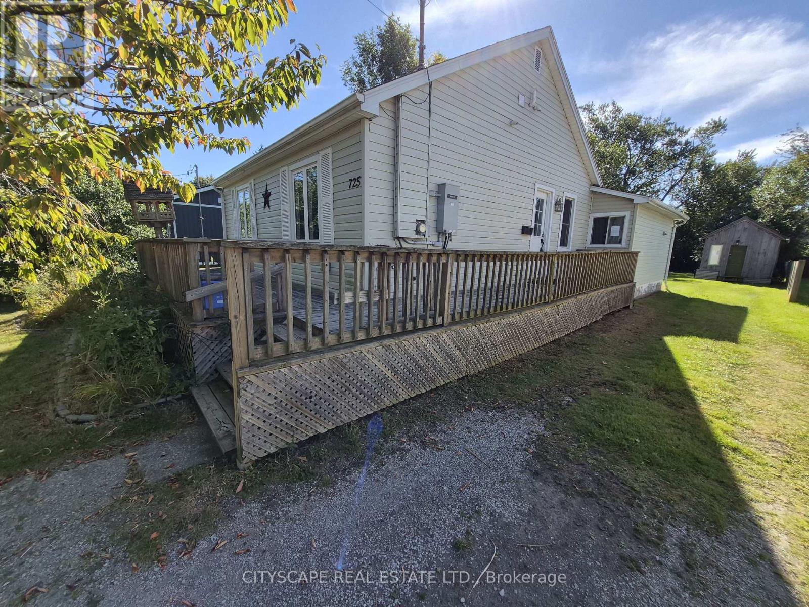 725 DOMINION ROAD, Fort Erie (Crescent Park) — photo 2
