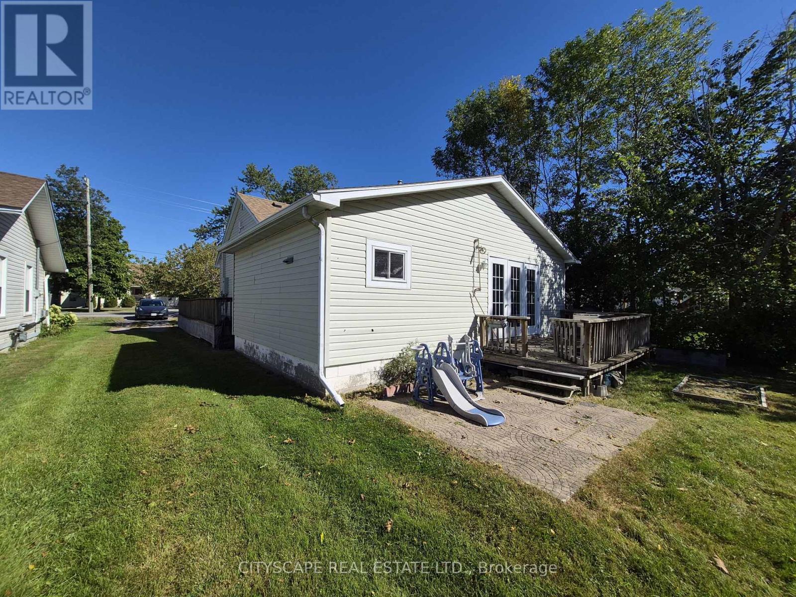 725 DOMINION ROAD - 22